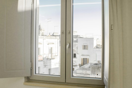 A Grottaglie nuova scalinata in ceramica